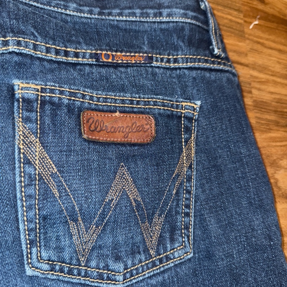 Wrangler CASH Jeans Women 7/8 Long Mid Rise Boot Cut 36" inseam No Gap Waistband - Picture 4 of 14